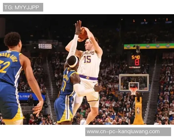 勇士与骑士圣诞大战激烈对决篮球盛宴引燃节日激情